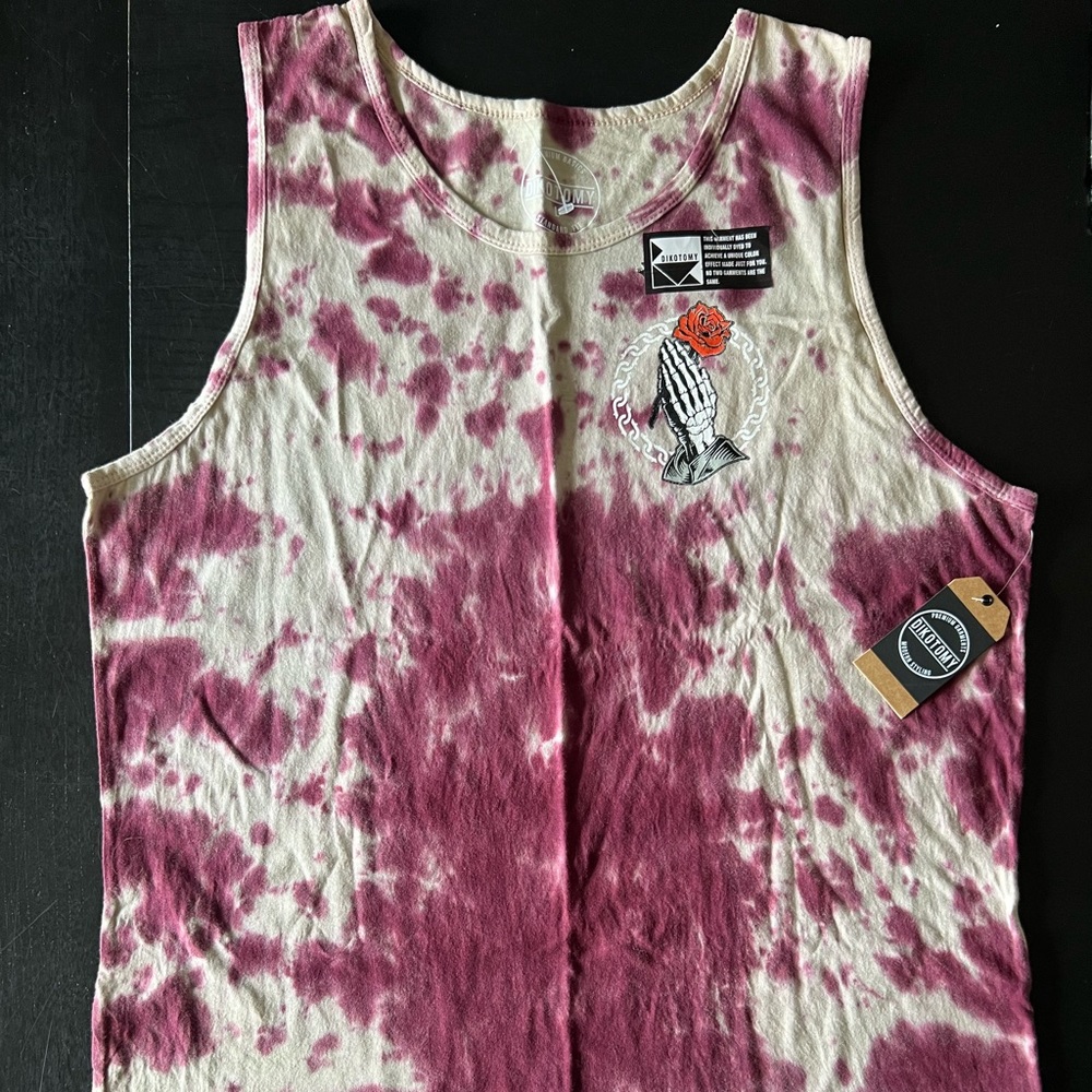 Dikotomy tie-dye tank top.